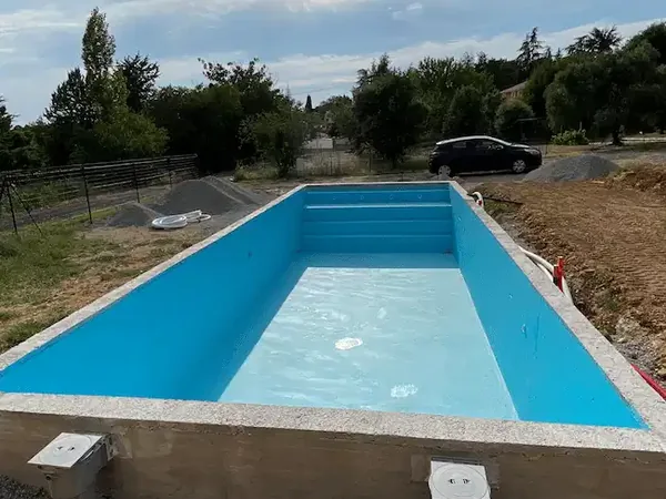 piscine et terrasse à vedène pres de orange